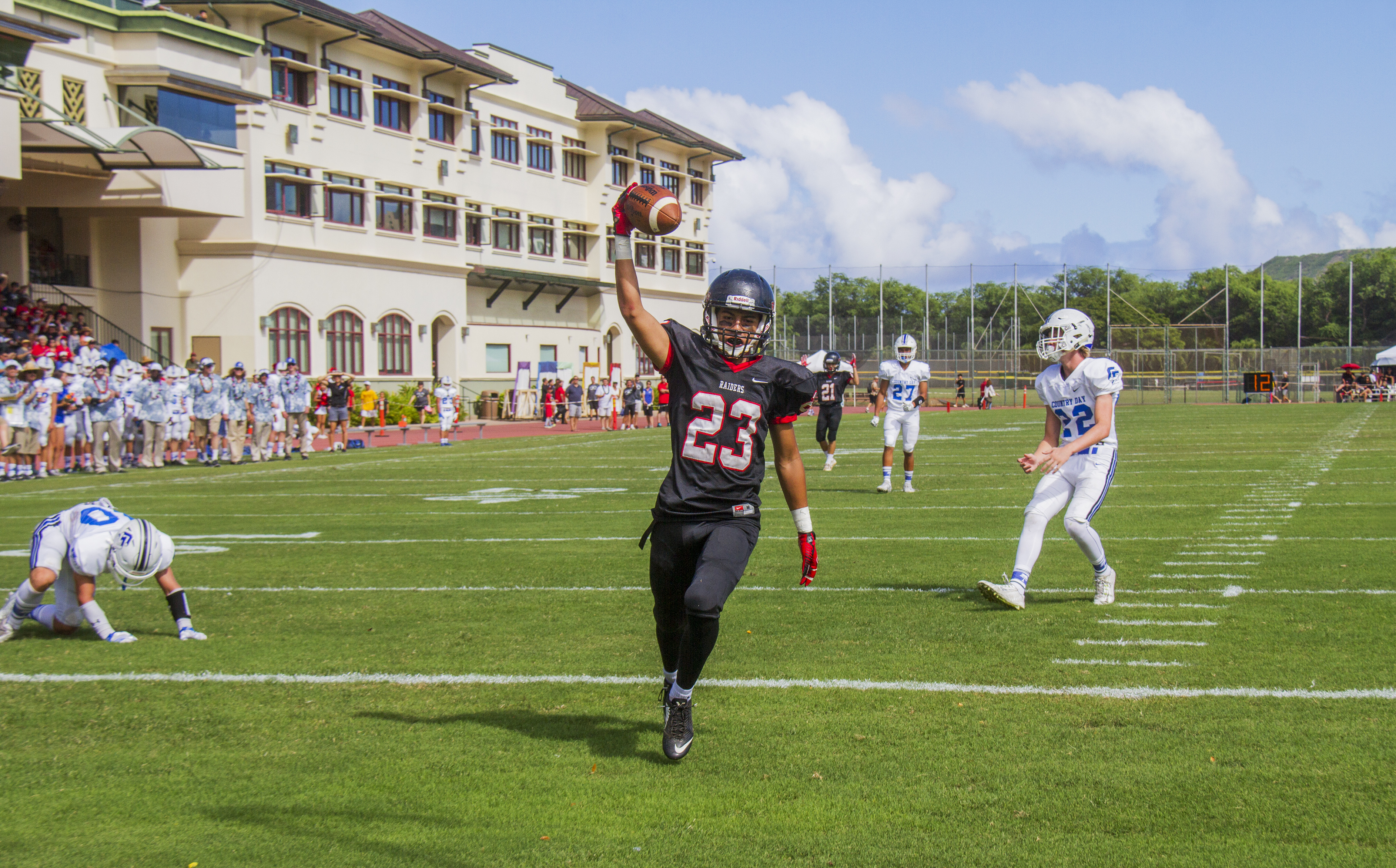 'Iolani football vs. La Jolla, Aug. 27