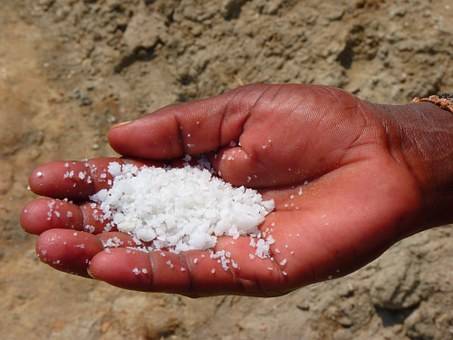 How Much Does Salt Affect Weight Loss