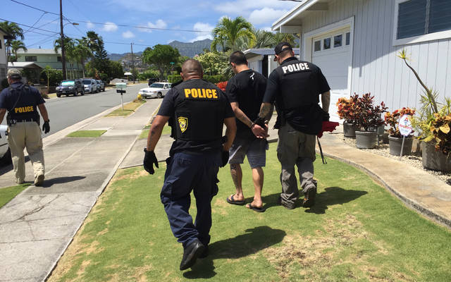 80 Fugitives Nabbed In Island Wide Sweep Honolulu Star Advertiser