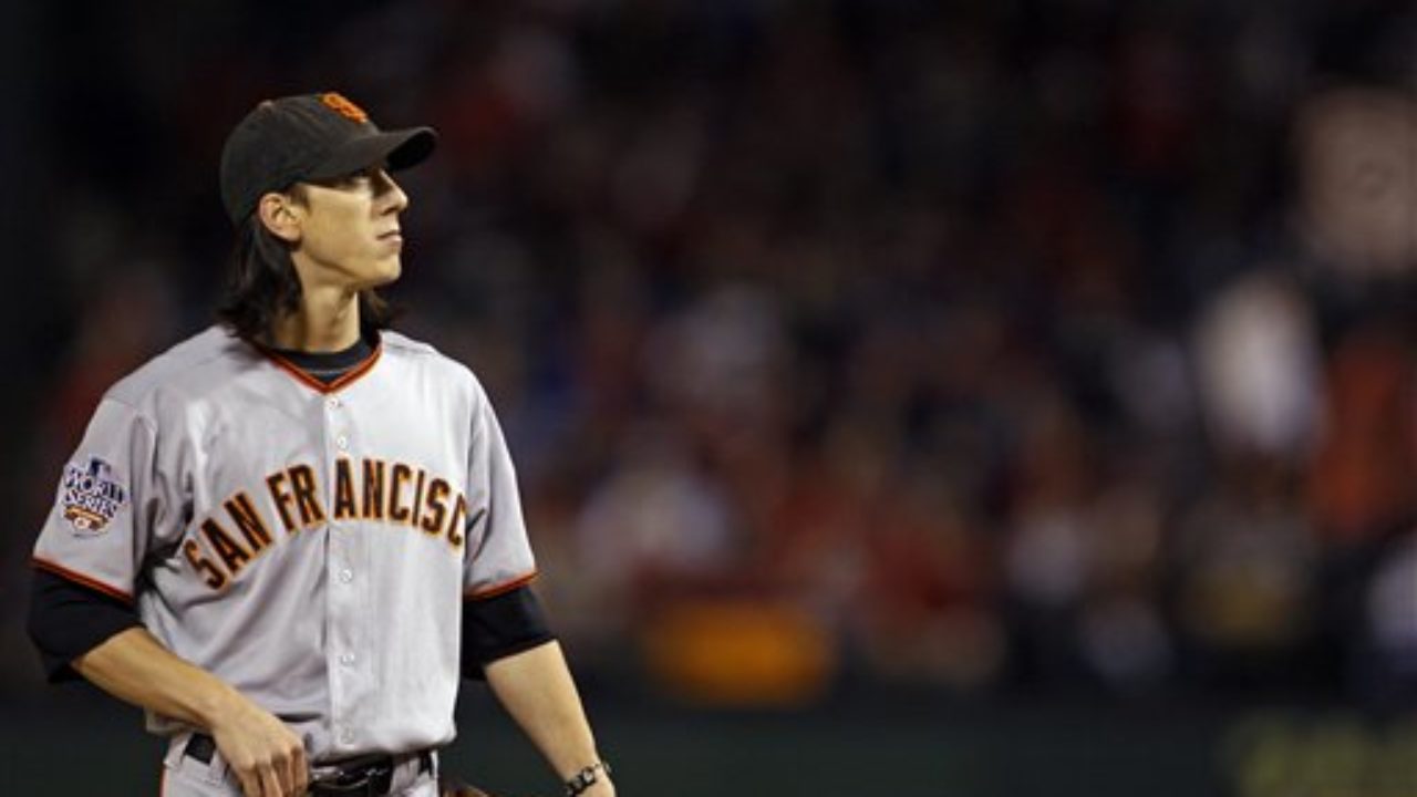 Giants reward Lincecum