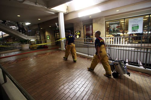 Ala Moana Shopping Center Fire Causes Water Damage At Barnes And