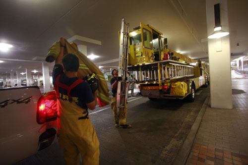 Ala Moana Shopping Center Fire Causes Water Damage At Barnes And