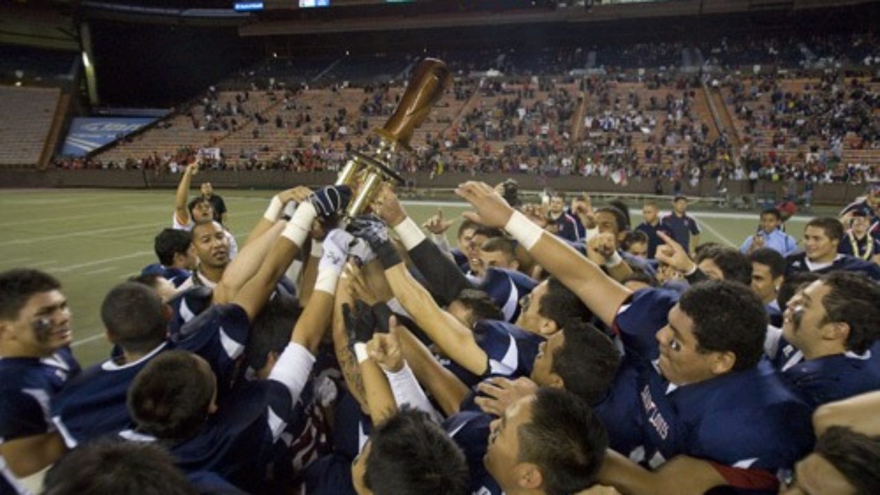 Saint Louis swats away Mililani's final pass to set up state title