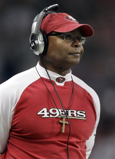 Mike Singletary, Troy Smith Sideline Feud: 49ers Coach, Quarterback Scream  At Each Other (VIDEO)