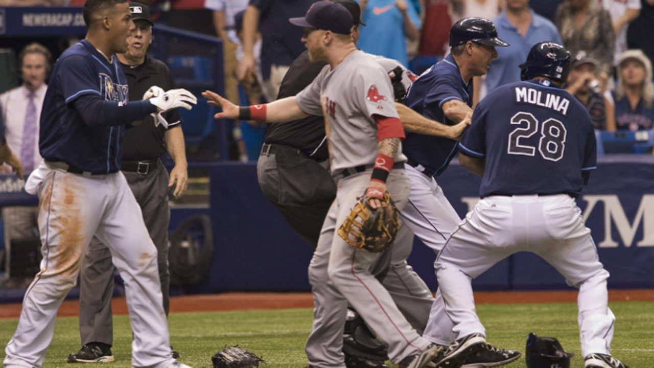 Ben Zobrist dislocates left thumb on head first slide