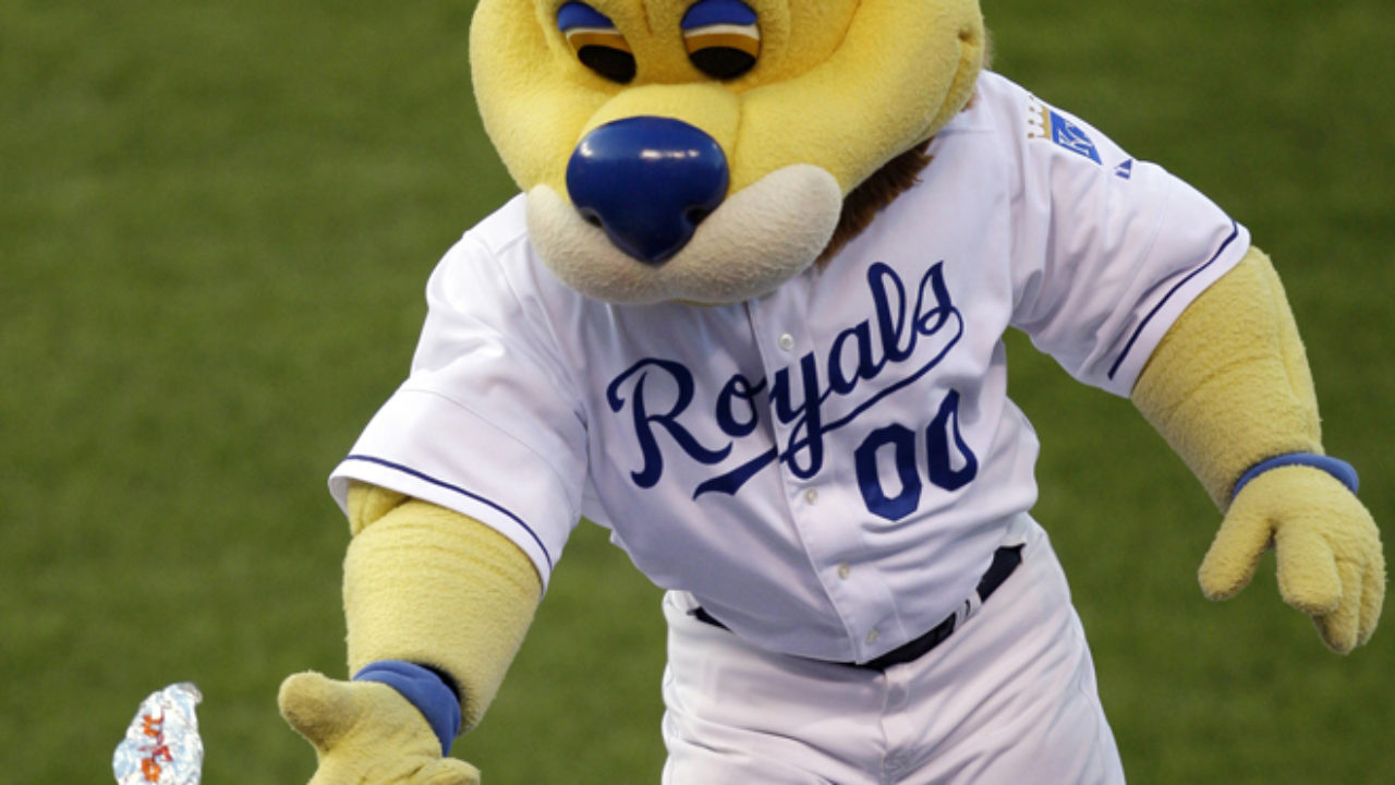 Royals fan hit by hot dog thrown by mascot Sluggerrr gets new