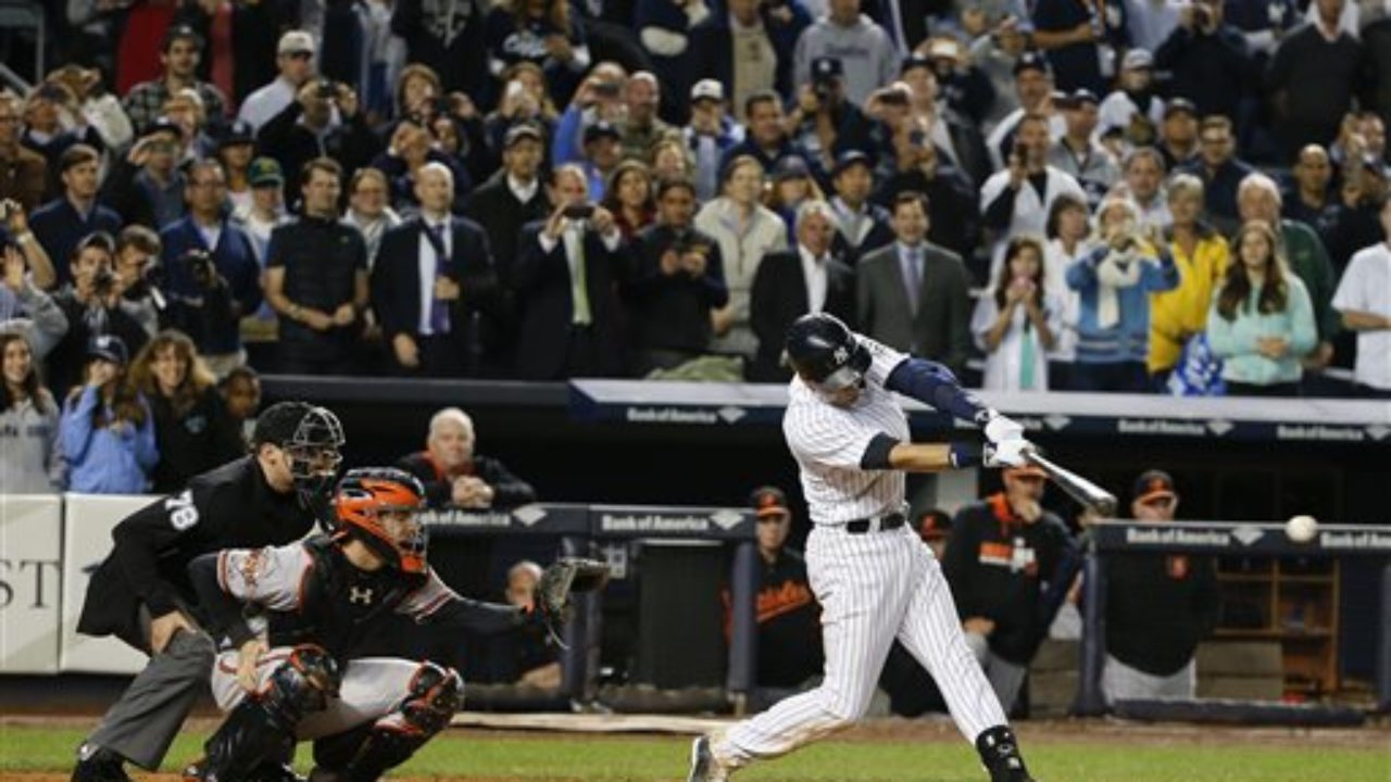 Derek Jeter Drives In Winning Run in Fitting Farewell to Yankee Stadium -  The New York Times