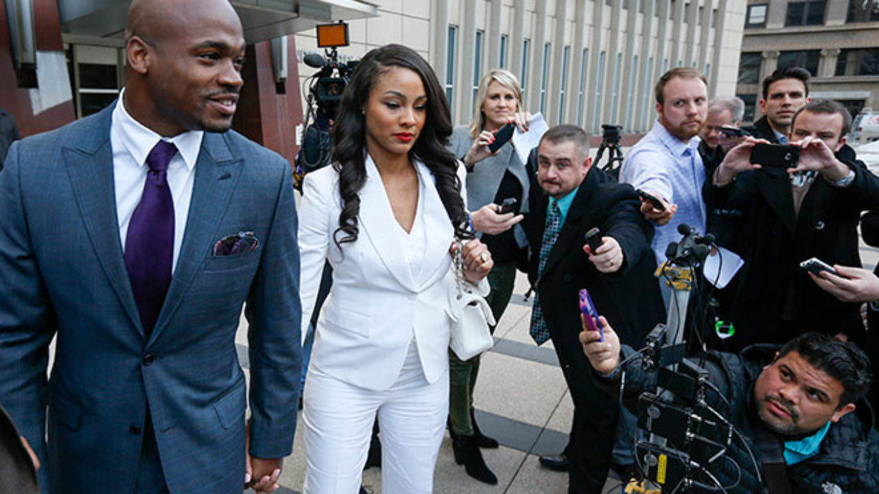 Adrian Peterson greeted by supportive Minnesota Vikings fans at