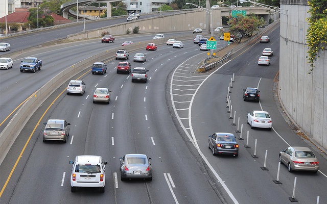 Bill targets slow drivers in fast lanes on Hawaii freeways