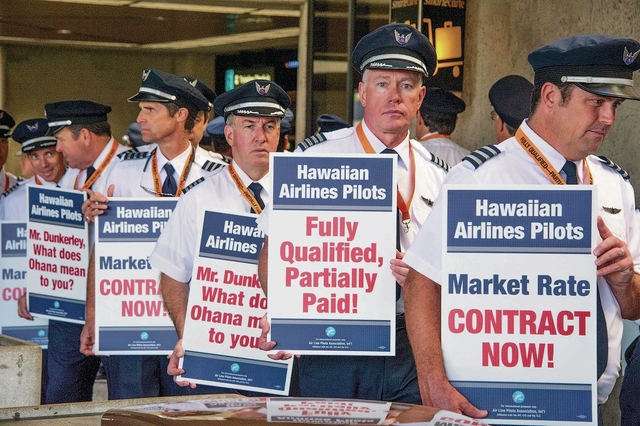 Pilots Picket To Bring Attention To Negotiations Honolulu Star Advertiser 