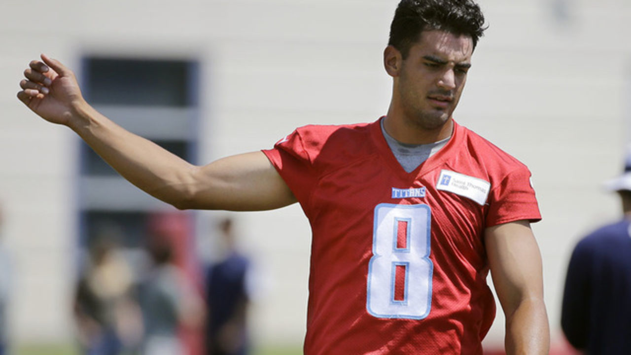 Mariota checks in to Titans practice a little heavier, more comfortable