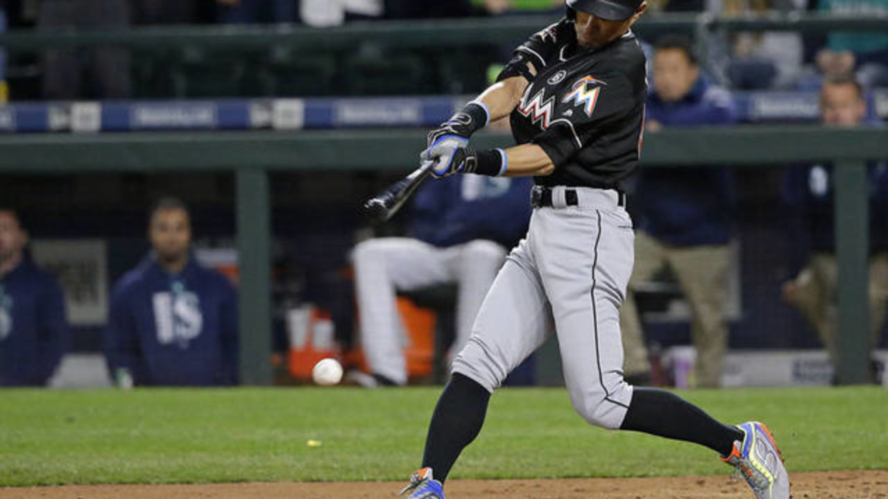 Ichiro Suzuki of the Miami Marlins is honored for his 3000th hit