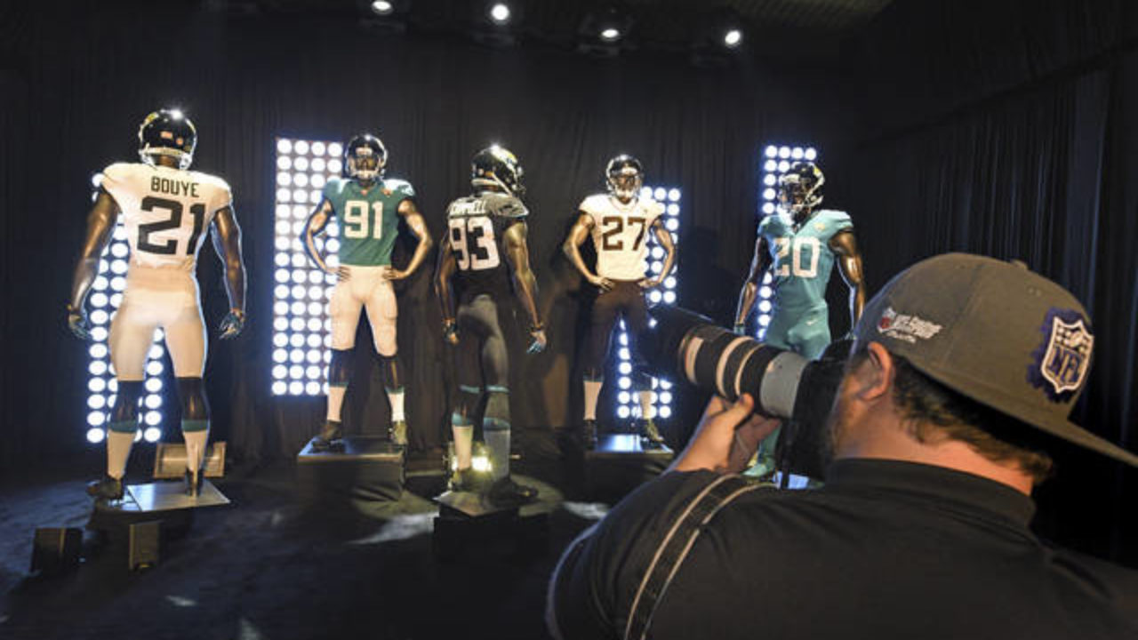 Jaguars unveil new Nike Vapor Untouchable uniforms