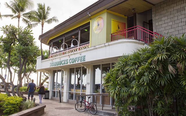 Starbucks closes Hawaii stores for racial-bias training