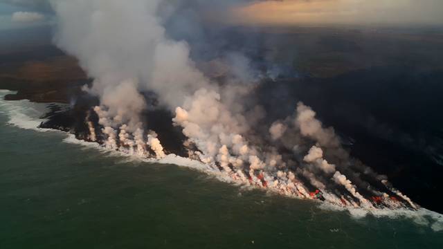 Lava closing in on Pohoiki boat ramp at Isaac Hale Park | Honolulu Star ...