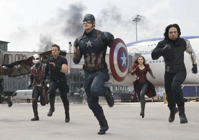 Chris Evans Wraps ‘avengers 4 ’ Hangs Up Captain America Shield Honolulu Star Advertiser