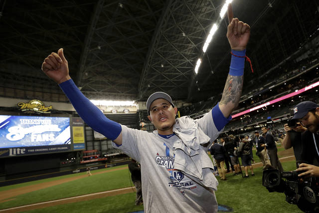 Manny Machado hits ball out of Fenway Park, takes leisurely stroll around  the bases