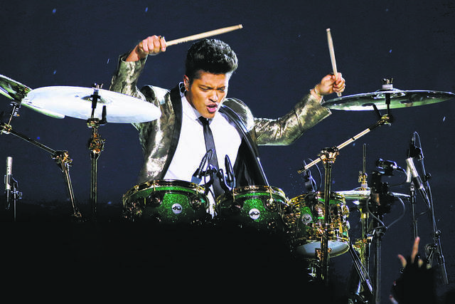 Hawaiis Bruno Mars Brings 24k Magic Tour To Aloha Stadium Honolulu Star Advertiser