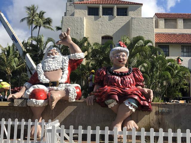 VIDEO: Shaka Santa, Tutu Mele arrive for Honolulu City Lights at ...