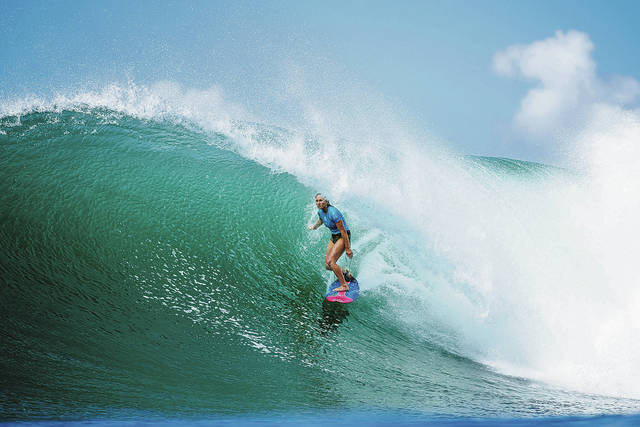 In The Lineup Champions Carissa Moore Stephanie Gilmore Say Honolua Surf Was Fearsome But Fun Honolulu Star Advertiser