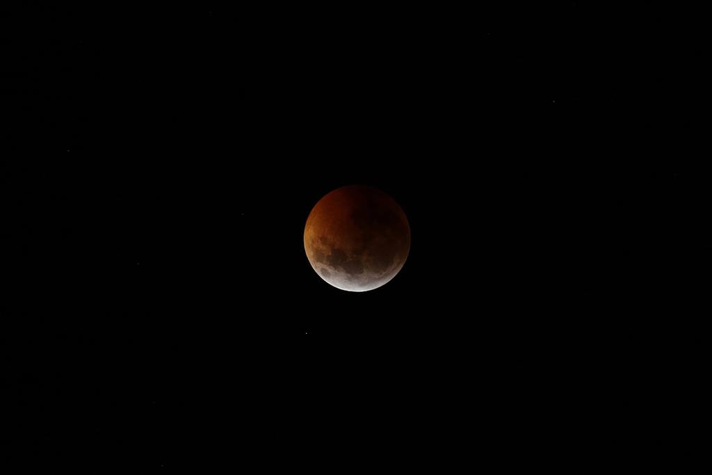 Photos of the lunar eclipse from around the world | Honolulu Star ...