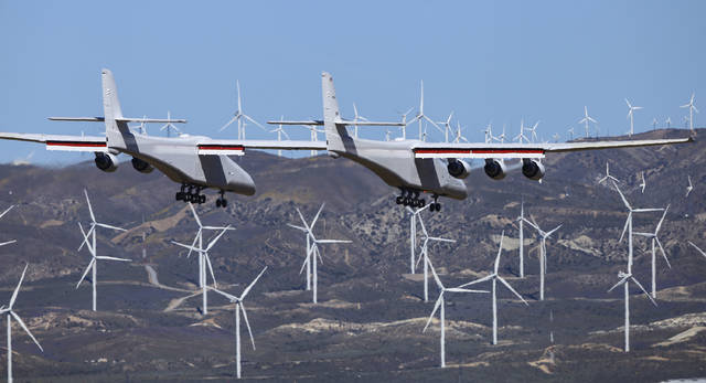 Giant six-engine aircraft with the worldâ€™s longest wingspan makes its