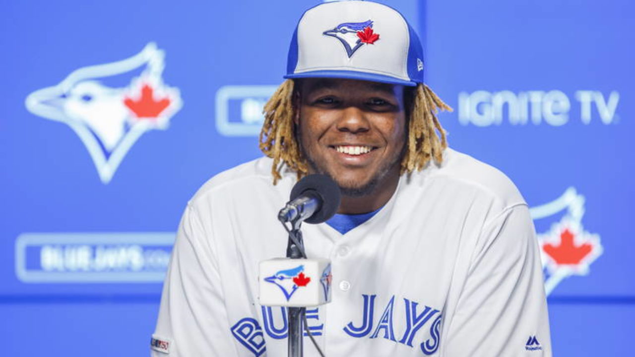 Vlad Guerrero Jr. wears father's Expos jersey to debut