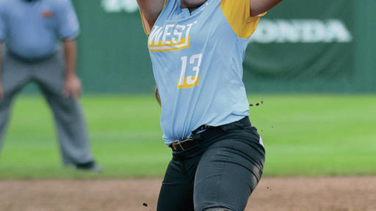 Honolulu rolls through pool play in Little League Softball world