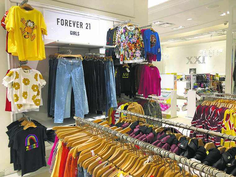 FOREVER 21 - CLOSED - 102 Photos & 140 Reviews - 1450 Ala Moana Blvd,  Honolulu, Hawaii - Accessories - Phone Number - Yelp