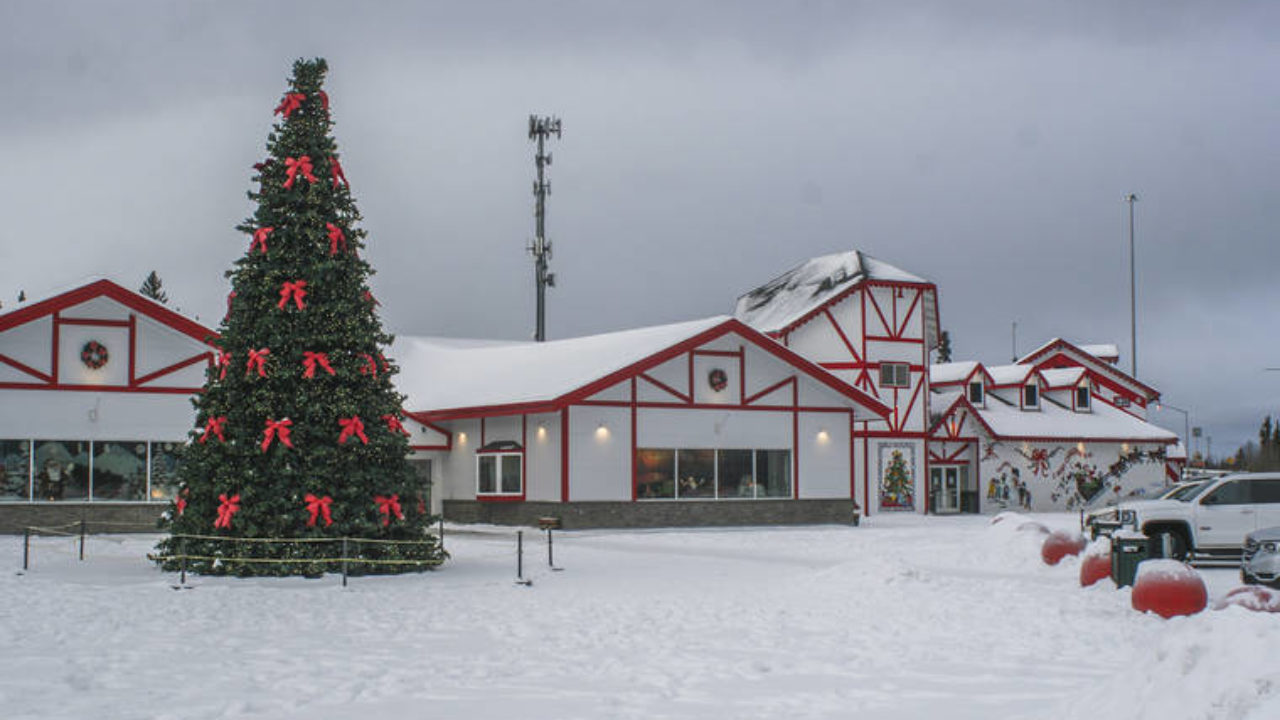 Santa Claus House Everything Is Merry Year Round Honolulu Star Advertiser