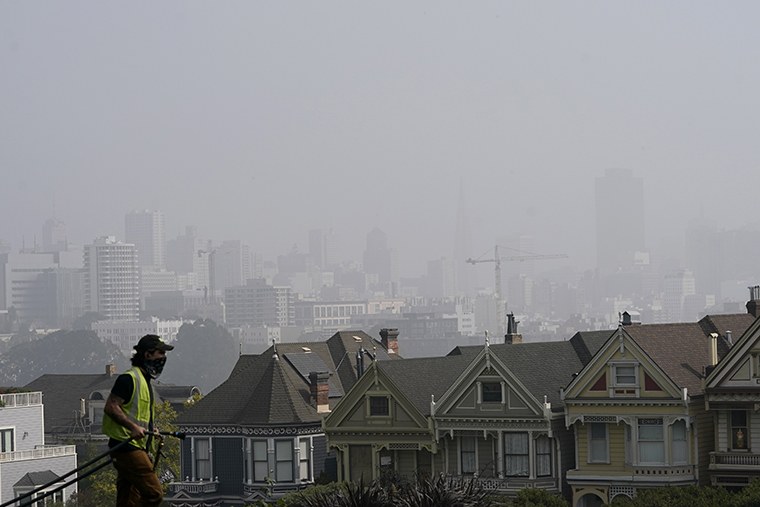 Smoke From Pacific Northwest Wildfires Travels Across The U.S ...