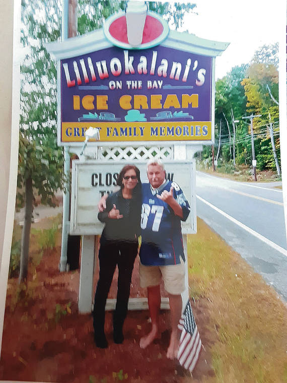 Kevin Murray and his wife, Blanche, of Waimanalo found Liliuokalani’s On the Bay ice cream shop on Lake Winnipesaukee in Laconia, N.H., in October 2016. Photo by Ryan Murray.