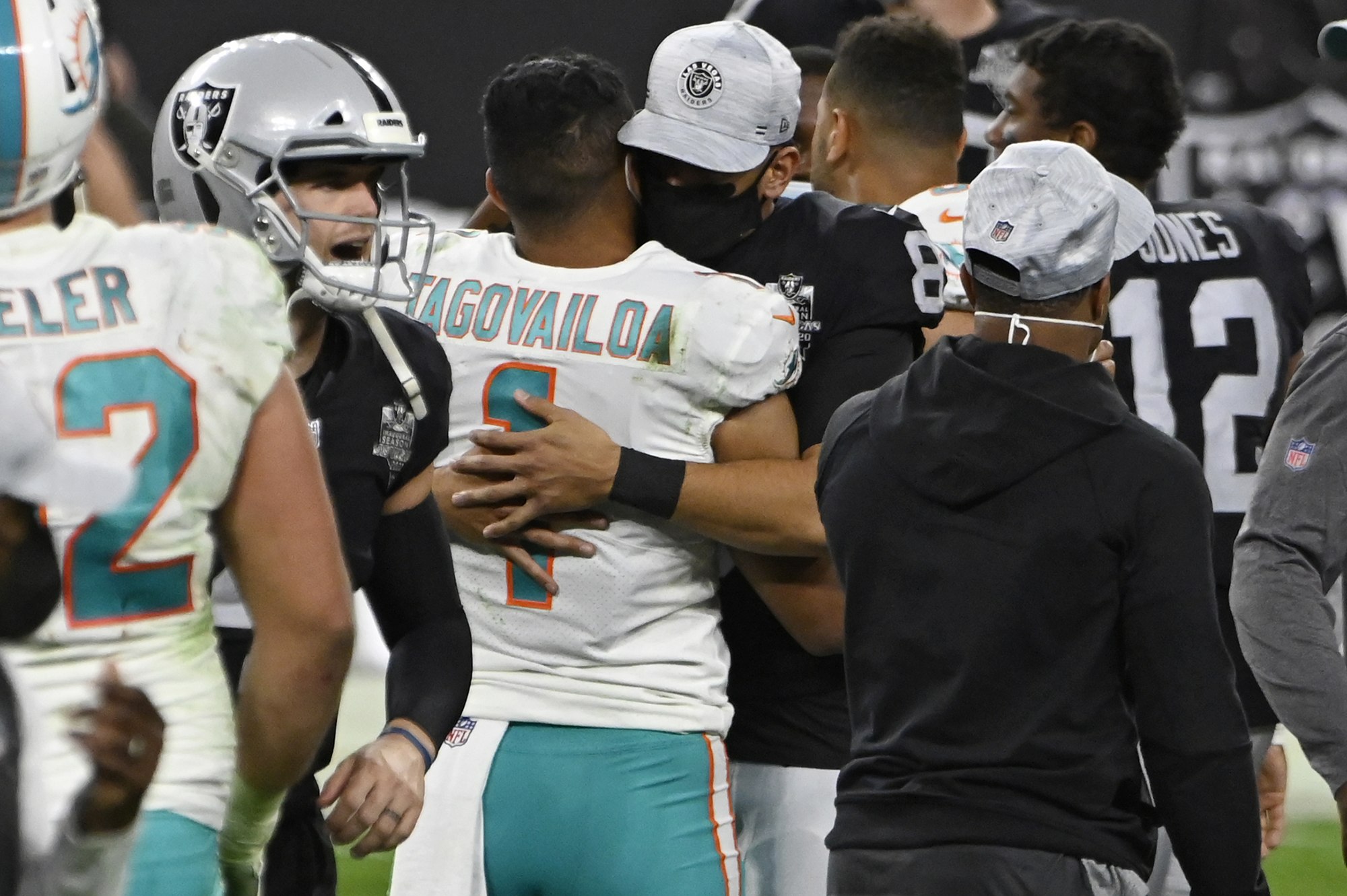 Dolphins stun Raiders 26-25 to move step closer to playoffs