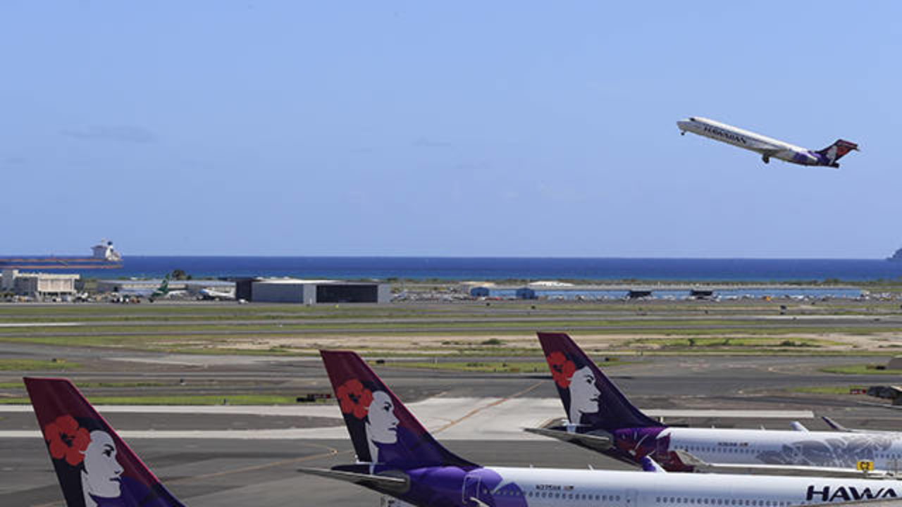 Hawaiian Airlines reports $162M loss amid 79% drop in revenue