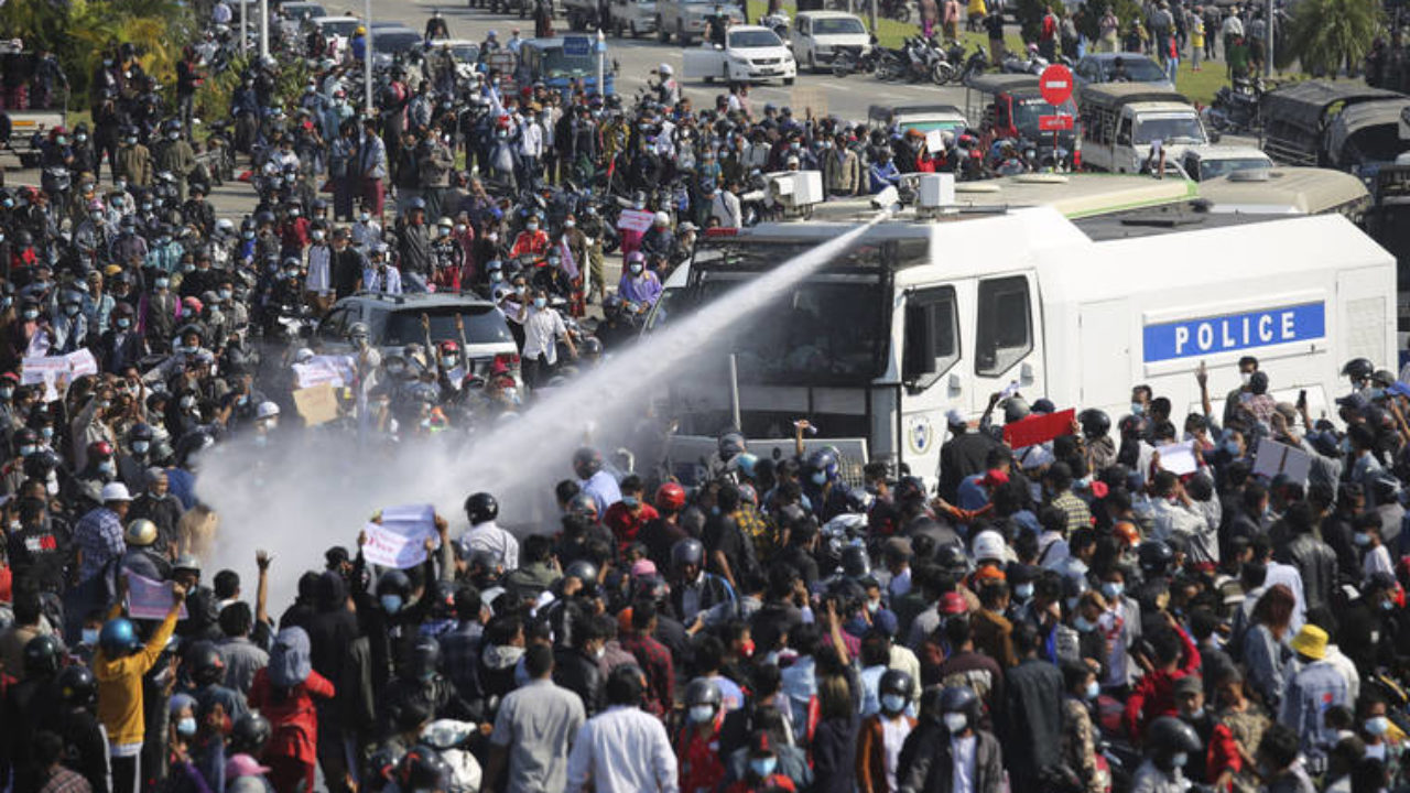 Water Cannon Fired At Protesters As Crowds Swell In Myanmar Honolulu Star Advertiser