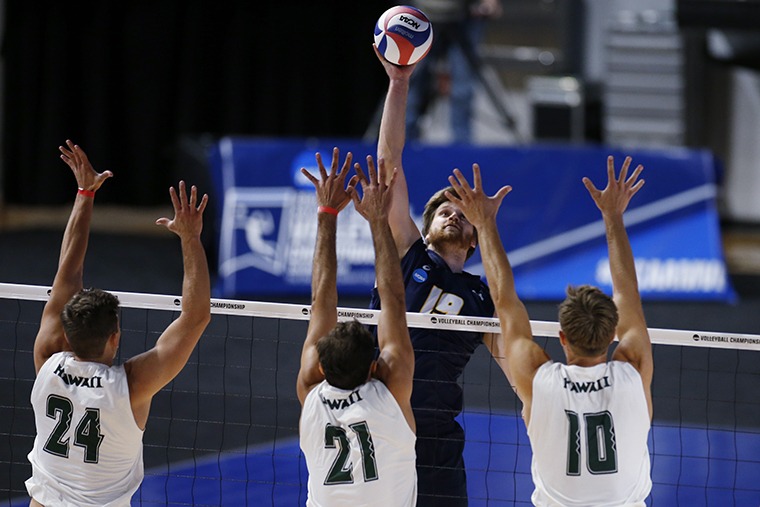 University of Hawaii men's volleyball team sweeps UC Santa Barbara to ...