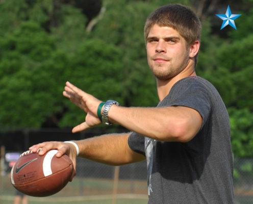 Hawaii quarterback Colt Brennan looks to throw the ball before the team&apo...