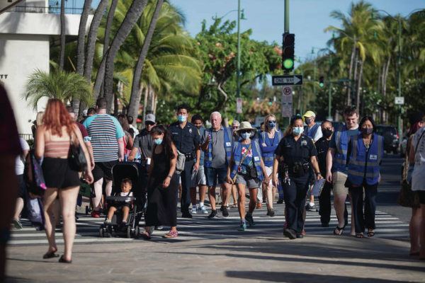 citizens-and-police-join-forces-in-waikiki-amid-tourism-s-return