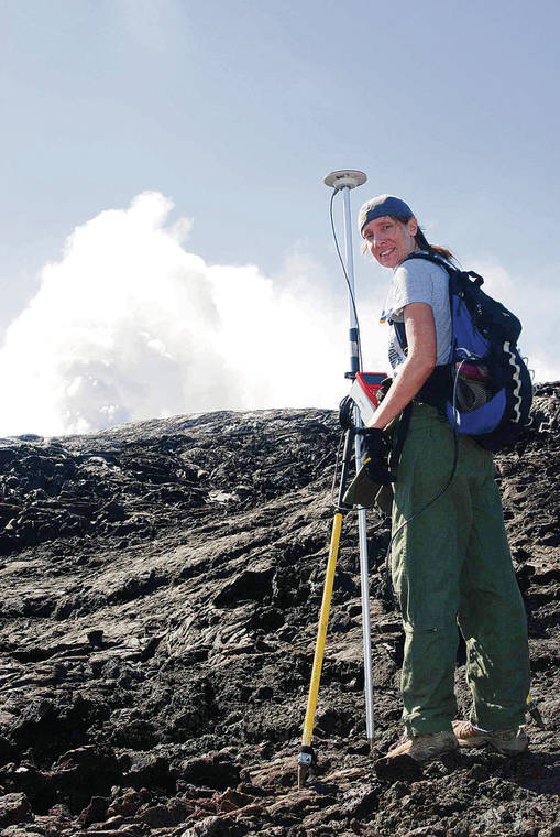 Alert level raised for Kilauea volcano following earthquake