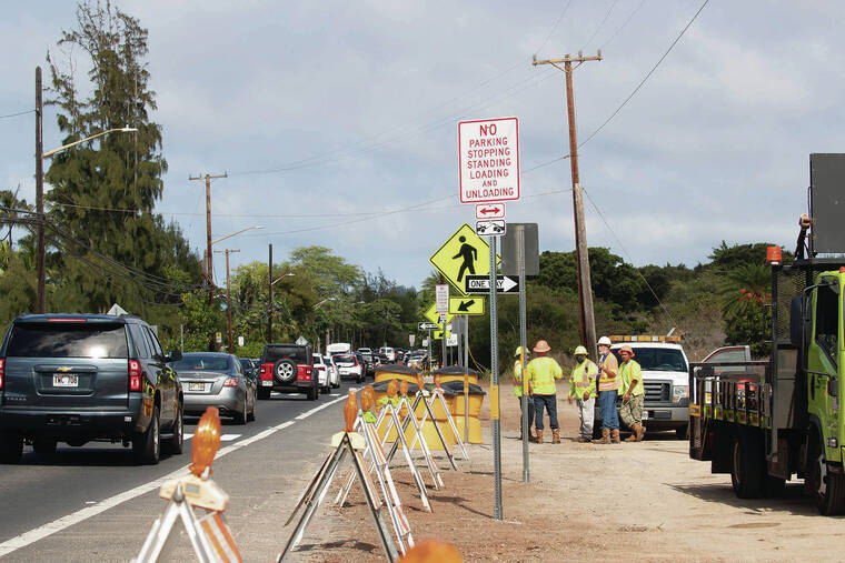 Placement of barriers, crosswalks at Laniakea Beach is criticized ...