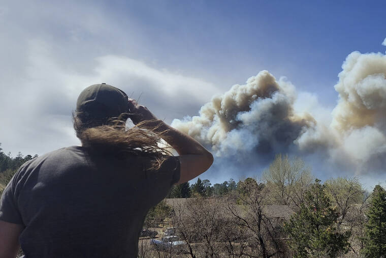 Massive flames force evacuation of hundreds of Arizona homes | Honolulu ...