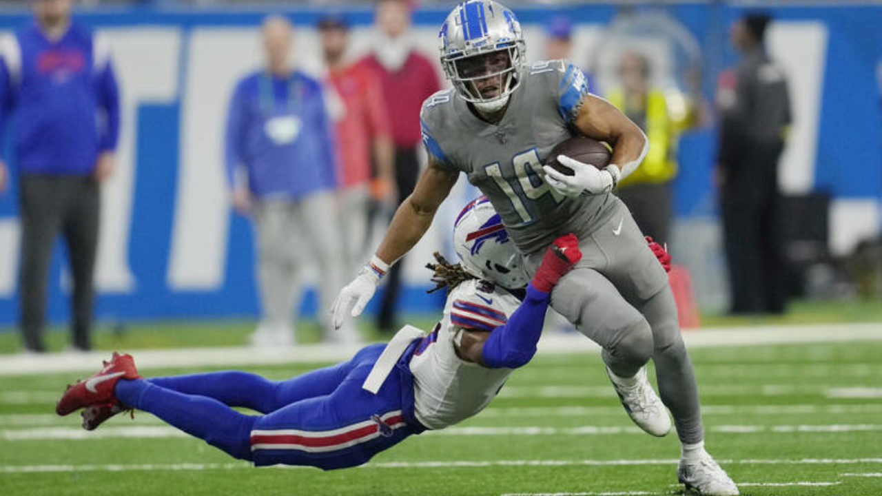 Buffalo Bills safety Damar Hamlin (3) during the second half of an NFL  football game against the Cleveland Browns, Sunday, Nov. 20, 2022, in  Detroit. (AP Photo/Duane Burleson Stock Photo - Alamy