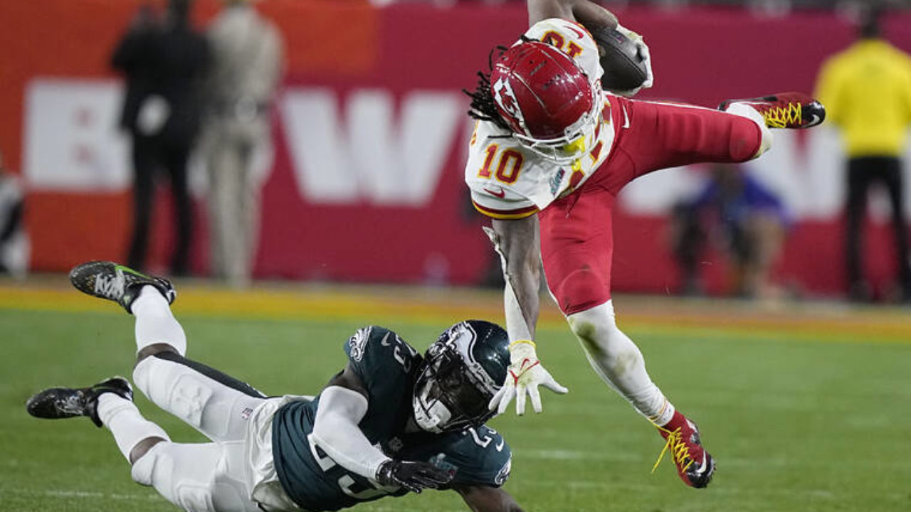 Super Bowl magic: Mahomes, Chiefs beat Eagles 38-35