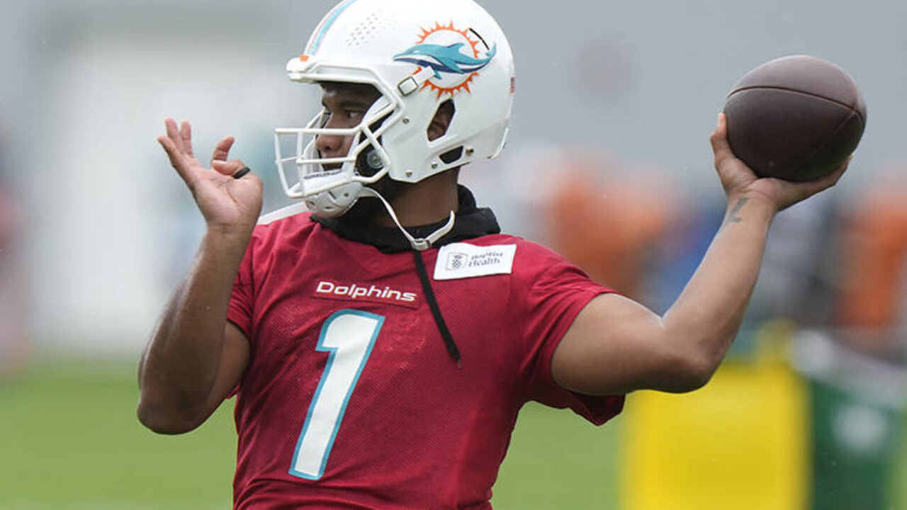 Dolphins QB coach extremely complimentary of Skylar Thompson