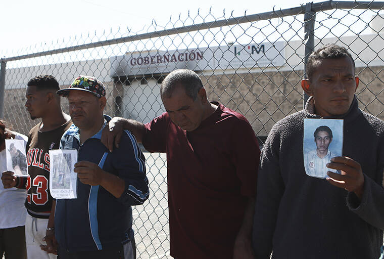 México arresta a segundo migrante en incendio en centro de detención que mató a 40 personas