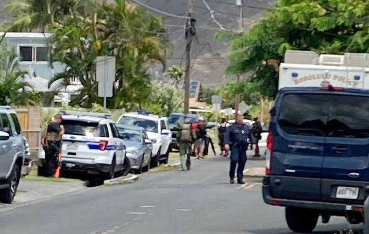 Suspect in custody after Kailua barricade situation, area reopens ...