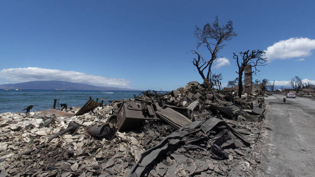 Tommy Bahama Owner Cuts Outlook on Impact from Deadly Maui Fire - Bloomberg