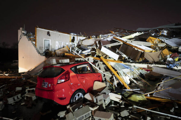 Tennessee residents clean up after severe weekend storms