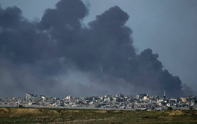 Israeli Forces Bombard Gaza, Expanding Ground Offensive | Honolulu Star ...