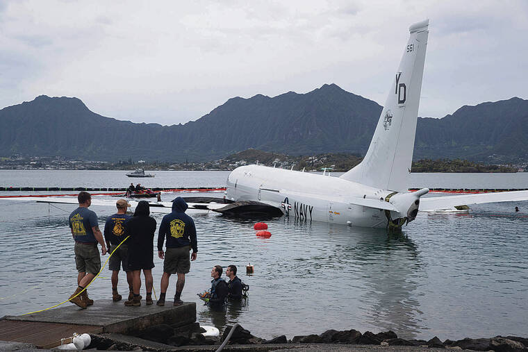 Retrieval of Navy plane in Kaneohe Bay could begin today | Honolulu ...